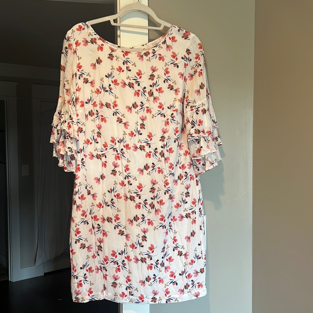 Ruffle sleeve floral dress